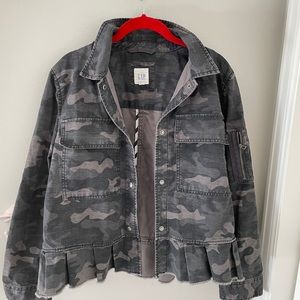 Adorable flounced camo blazer